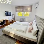 Infinity Apartment & Free Wifi & Free Parking